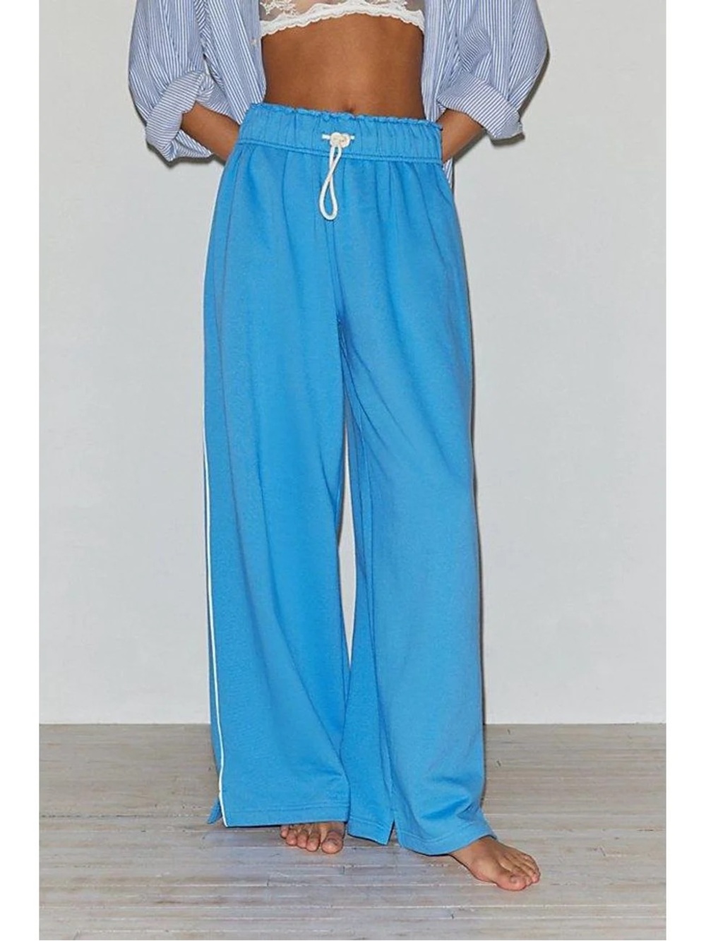 UO out from under size Medium, blue hoxton sweatpants